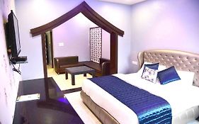 Kangra Rodeway Inn
